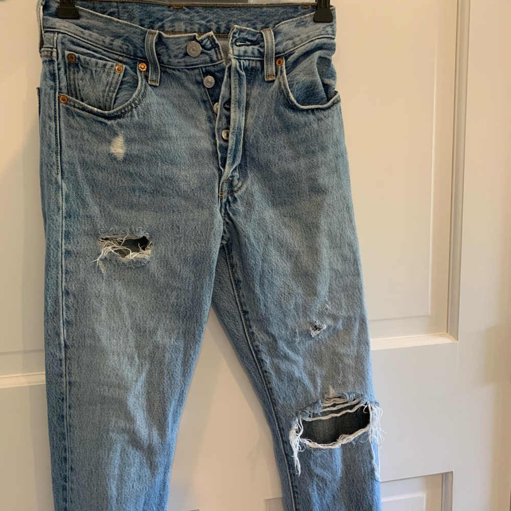 Distressed Levi Skinny Jeans